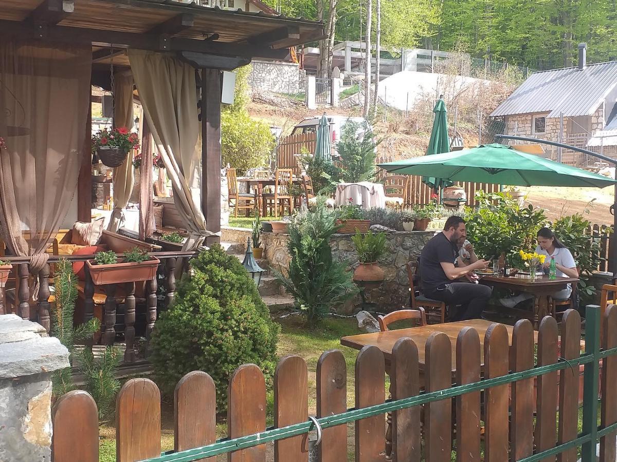 Restaurant And Apartments - T'Ga Za Jug Lazaropole 외부 사진