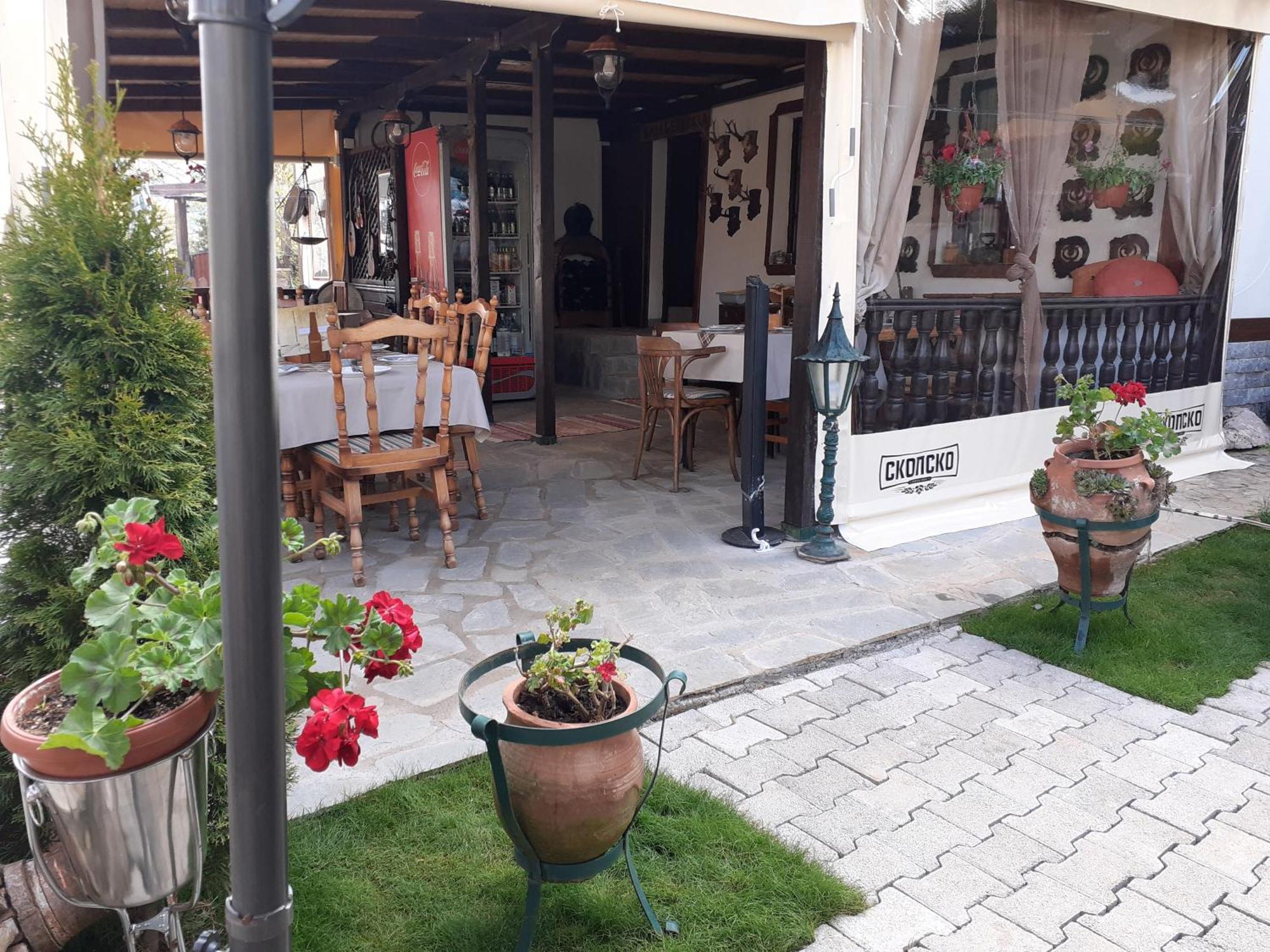 Restaurant And Apartments - T'Ga Za Jug Lazaropole 외부 사진